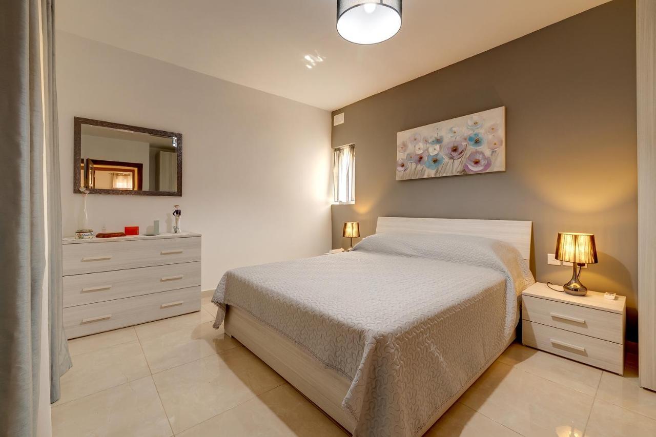 Stylish Bright And Airy Apart In Central Bugibba St. Paul's Bay Ngoại thất bức ảnh