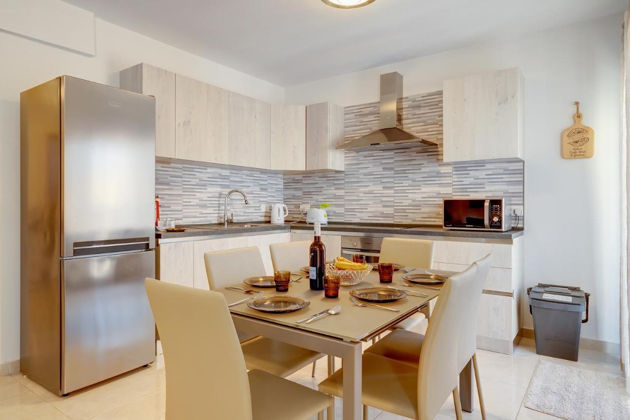 Stylish Bright And Airy Apart In Central Bugibba St. Paul's Bay Ngoại thất bức ảnh