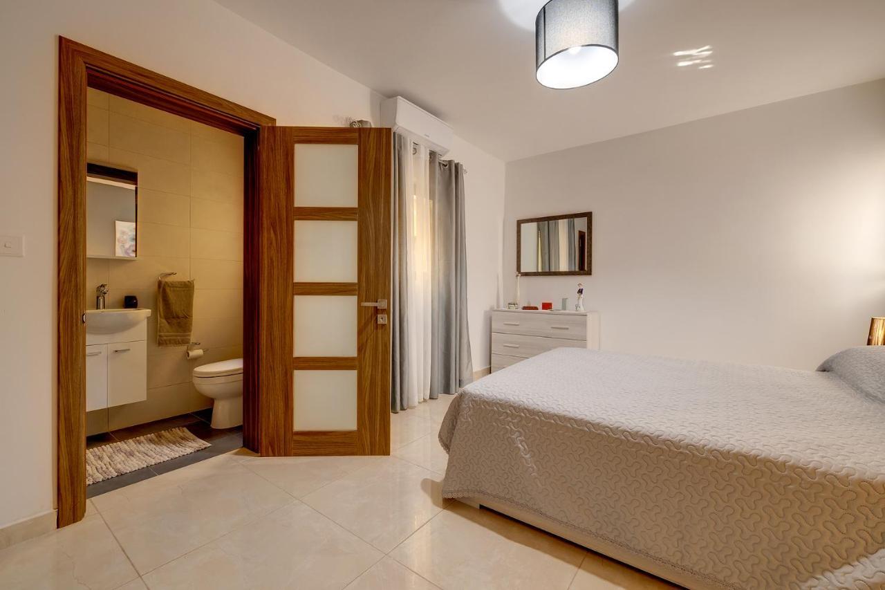 Stylish Bright And Airy Apart In Central Bugibba St. Paul's Bay Ngoại thất bức ảnh