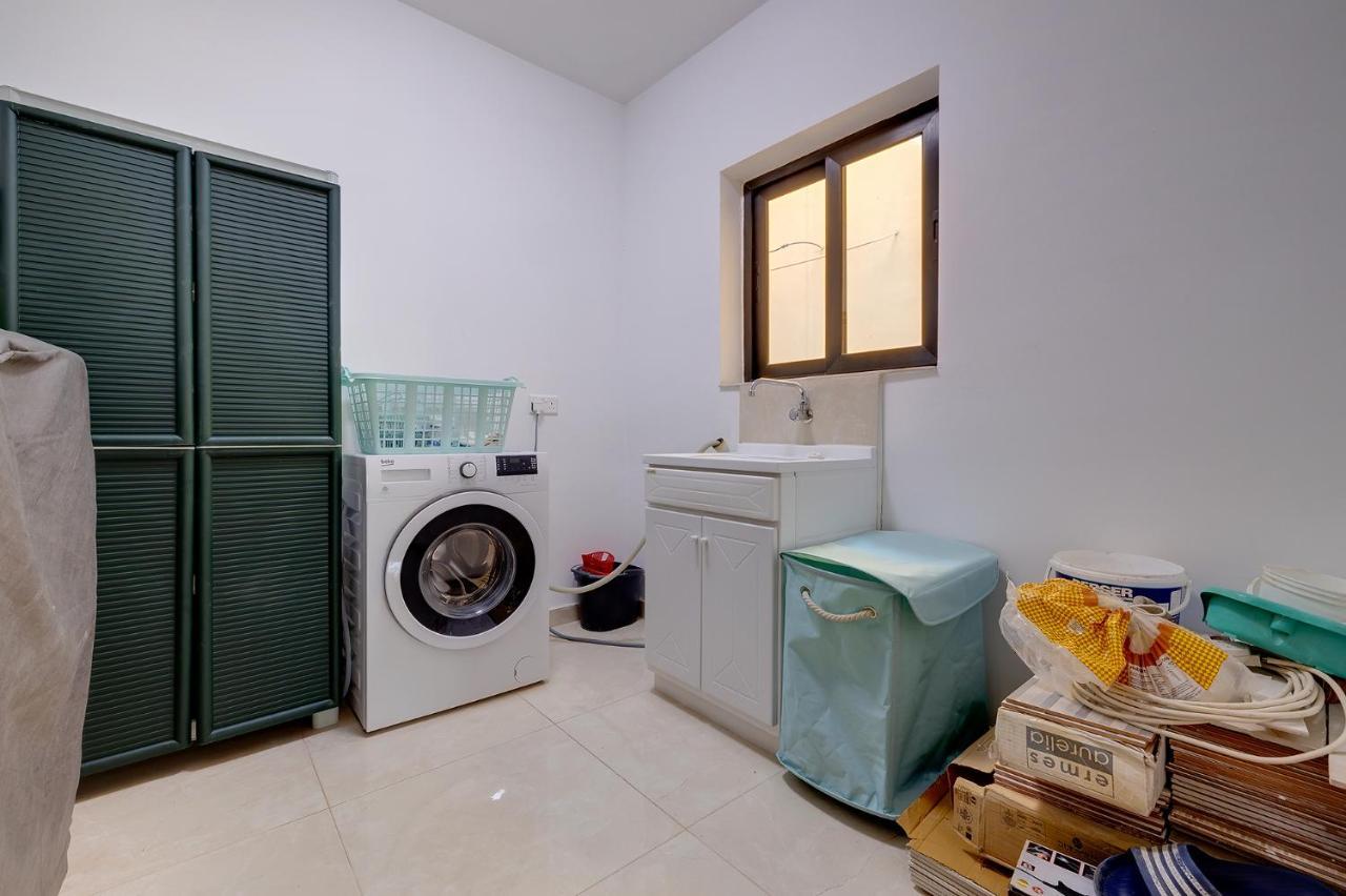 Stylish Bright And Airy Apart In Central Bugibba St. Paul's Bay Ngoại thất bức ảnh